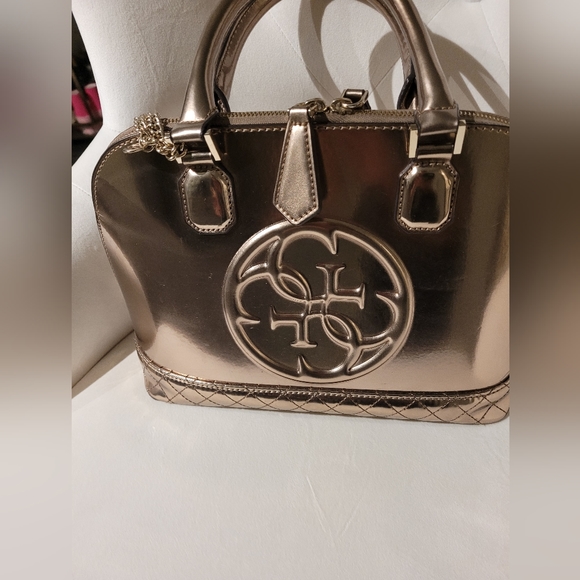 Guess purse - Picture 3 of 5